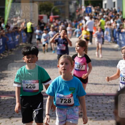 13.06.2025 - Holstenköstenlauf Felixshl http://msf.ph/oto/7925266 13.06.2025 16:23:24 Laufen 221, 226, 327, 359, 616, 728, 750, 870, 988, 1006, 1220, 1337 meine-sportfotos.de