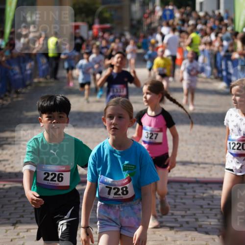 13.06.2025 - Holstenköstenlauf Felixshl http://msf.ph/oto/7925268 13.06.2025 16:23:24 Laufen 221, 226, 327, 359, 616, 728, 750, 870, 988, 1006, 1220, 1337 meine-sportfotos.de