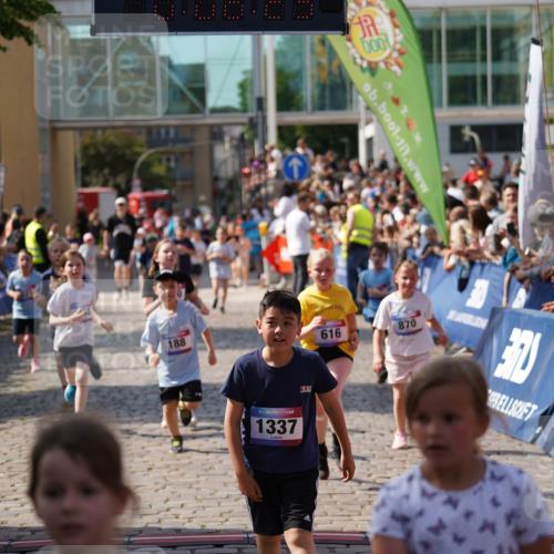 13.06.2025 - Holstenköstenlauf Felixshl http://msf.ph/oto/7925285 13.06.2025 16:23:27 Laufen 221, 327, 359, 483, 616, 750, 870, 988, 1000, 1006, 1337, 1342 meine-sportfotos.de