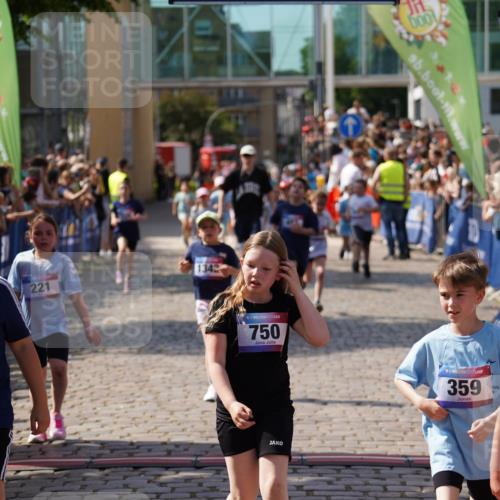 13.06.2025 - Holstenköstenlauf Felixshl http://msf.ph/oto/7925320 13.06.2025 16:23:32 Laufen 163, 221, 332, 336, 337, 359, 483, 616, 725, 750, 756, 870, 879, 988, 989, 995, 1000, 1006, 1174, 1327, 1329, 1342 meine-sportfotos.de