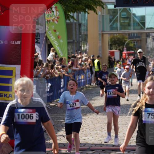 13.06.2025 - Holstenköstenlauf Felixshl http://msf.ph/oto/7925326 13.06.2025 16:23:33 Laufen 163, 221, 332, 336, 337, 359, 483, 725, 750, 756, 879, 989, 995, 1000, 1006, 1174, 1327, 1329, 1342 meine-sportfotos.de