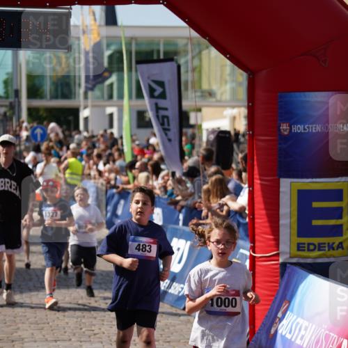 13.06.2025 - Holstenköstenlauf Felixshl http://msf.ph/oto/7925342 13.06.2025 16:23:35 Laufen 163, 221, 332, 336, 337, 483, 725, 756, 879, 989, 995, 1000, 1174, 1225, 1327, 1329, 1342 meine-sportfotos.de