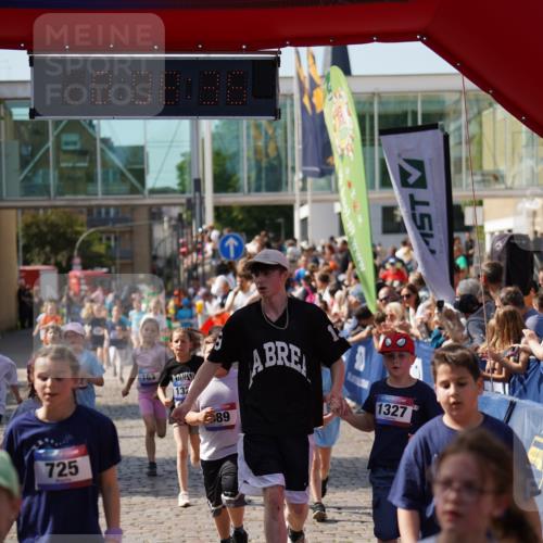 13.06.2025 - Holstenköstenlauf Felixshl http://msf.ph/oto/7925354 13.06.2025 16:23:37 Laufen 163, 332, 336, 337, 483, 725, 741, 756, 878, 879, 989, 995, 1000, 1174, 1225, 1327, 1329, 1342 meine-sportfotos.de