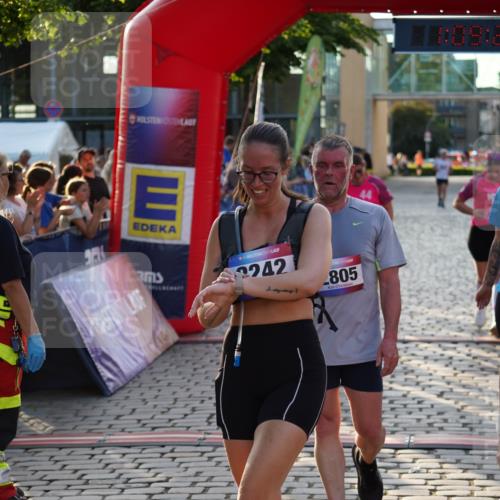 13.06.2025 - Holstenköstenlauf Felixshl http://msf.ph/oto/7925645 13.06.2025 20:09:24 Laufen 2240, 2242, 2805, 3176, 3179 meine-sportfotos.de