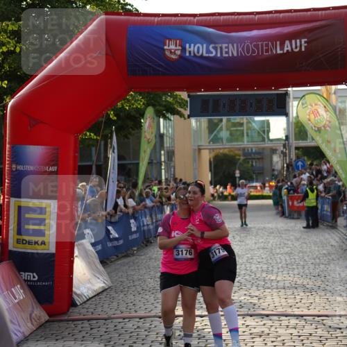 13.06.2025 - Holstenköstenlauf Felixshl http://msf.ph/oto/7925649 13.06.2025 20:09:27 Laufen 3176, 3179 meine-sportfotos.de