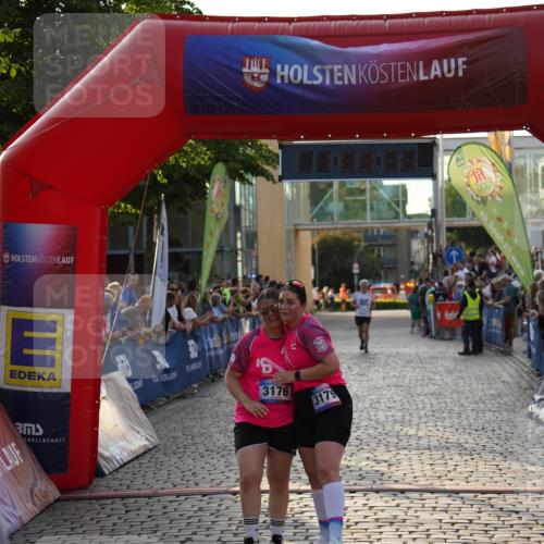 13.06.2025 - Holstenköstenlauf Felixshl http://msf.ph/oto/7925651 13.06.2025 20:09:27 Laufen 3176, 3179 meine-sportfotos.de