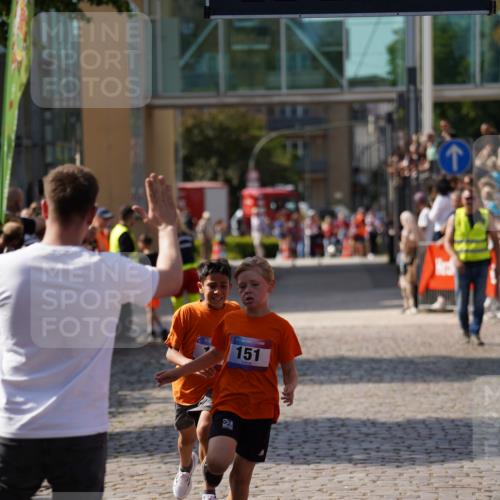13.06.2025 - Holstenköstenlauf Felixshl http://msf.ph/oto/7925844 13.06.2025 16:35:08 Laufen 150, 151 meine-sportfotos.de