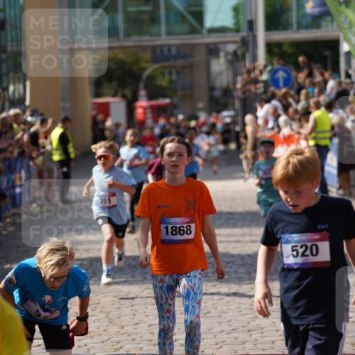 13.06.2025 - Holstenköstenlauf Felixshl http://msf.ph/oto/7926090 13.06.2025 16:36:21 Laufen 77, 94, 135, 376, 382, 387, 388, 391, 515, 520, 631, 654, 764, 911, 920, 1011, 1868 meine-sportfotos.de