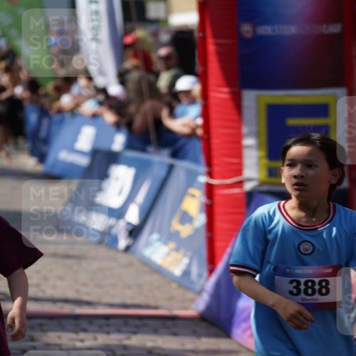 13.06.2025 - Holstenköstenlauf Felixshl http://msf.ph/oto/7926122 13.06.2025 16:36:28 Laufen 77, 135, 376, 388, 389, 510, 529, 635, 764, 765, 775, 918, 920, 1011, 1236, 1269, 1358, 1405 meine-sportfotos.de