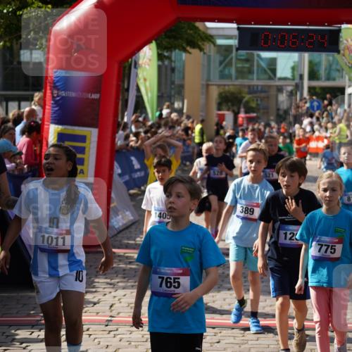 13.06.2025 - Holstenköstenlauf Felixshl http://msf.ph/oto/7926160 13.06.2025 16:36:38 Laufen 46, 367, 389, 499, 510, 521, 528, 635, 644, 761, 765, 772, 775, 903, 1008, 1017, 1092, 1132, 1236, 1269, 1405 meine-sportfotos.de