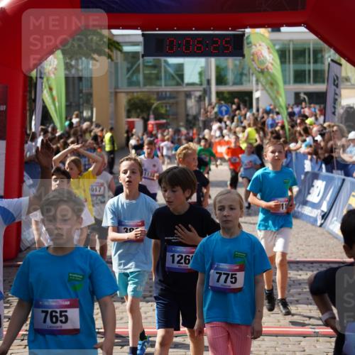 13.06.2025 - Holstenköstenlauf Felixshl http://msf.ph/oto/7926165 13.06.2025 16:36:39 Laufen 46, 367, 389, 499, 521, 528, 635, 644, 761, 772, 903, 1008, 1017, 1092, 1132, 1236, 1269, 1405 meine-sportfotos.de