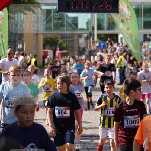 13.06.2025 - Holstenköstenlauf Felixshl http://msf.ph/oto/7926447 13.06.2025 16:37:40 Laufen 116, 132, 149, 236, 238, 251, 370, 390, 504, 509, 532, 640, 645, 656, 759, 762, 767, 776, 900, 901, 905, 1012, 1016, 1021, 1022, 1080, 1090, 1101, 1126, 1169, 1267, 1862 meine-sportfotos.de