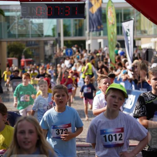 13.06.2025 - Holstenköstenlauf Felixshl http://msf.ph/oto/7926475 13.06.2025 16:37:45 Laufen 116, 132, 236, 238, 251, 370, 509, 516, 633, 637, 640, 645, 759, 762, 773, 776, 786, 905, 1016, 1022, 1126, 1169, 1267, 1401, 1419, 1836, 1862 meine-sportfotos.de
