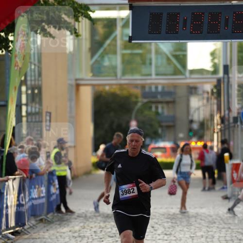 13.06.2025 - Holstenköstenlauf Felixshl http://msf.ph/oto/7926661 13.06.2025 20:24:55 Laufen 3982 meine-sportfotos.de