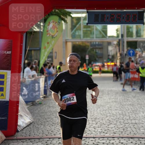 13.06.2025 - Holstenköstenlauf Felixshl http://msf.ph/oto/7926675 13.06.2025 20:24:59 Laufen 3982 meine-sportfotos.de