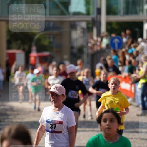 13.06.2025 - Holstenköstenlauf Felixshl http://msf.ph/oto/7926826 13.06.2025 16:39:36 Laufen 37, 524, 530, 642, 909, 1085, 1235 meine-sportfotos.de