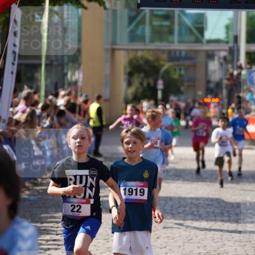 13.06.2025 - Holstenköstenlauf Felixshl http://msf.ph/oto/7927005 13.06.2025 16:50:46 Laufen 22, 407, 408, 818, 1117, 1123, 1409, 1802, 1830, 1848, 1919 meine-sportfotos.de