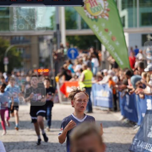 13.06.2025 - Holstenköstenlauf Felixshl http://msf.ph/oto/7927036 13.06.2025 16:51:01 Laufen 57, 100, 144, 260, 402, 539, 935, 940, 1027, 1036, 1120, 1124, 1261, 1431, 1818 meine-sportfotos.de