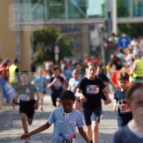 13.06.2025 - Holstenköstenlauf Felixshl http://msf.ph/oto/7927040 13.06.2025 16:51:05 Laufen 57, 91, 100, 260, 402, 539, 933, 935, 1027, 1030, 1036, 1112, 1120, 1258, 1261, 1431, 1818 meine-sportfotos.de