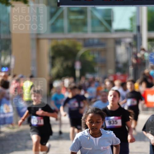 13.06.2025 - Holstenköstenlauf Felixshl http://msf.ph/oto/7927043 13.06.2025 16:51:05 Laufen 57, 91, 100, 260, 402, 539, 933, 935, 1027, 1030, 1036, 1112, 1120, 1258, 1261, 1431, 1818 meine-sportfotos.de