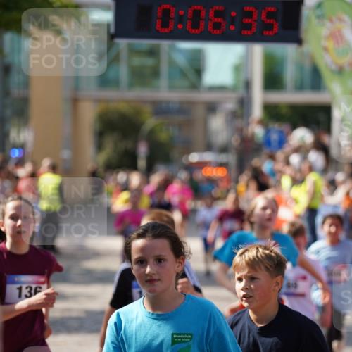 13.06.2025 - Holstenköstenlauf Felixshl http://msf.ph/oto/7927110 13.06.2025 16:51:34 Laufen 15, 69, 127, 136, 259, 398, 662, 806, 810, 813, 937, 1262, 1807, 1824 meine-sportfotos.de
