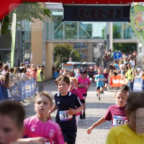 13.06.2025 - Holstenköstenlauf Felixshl http://msf.ph/oto/7927121 13.06.2025 16:51:40 Laufen 15, 27, 51, 127, 128, 259, 398, 544, 662, 812, 813, 937, 1166, 1167, 1824 meine-sportfotos.de