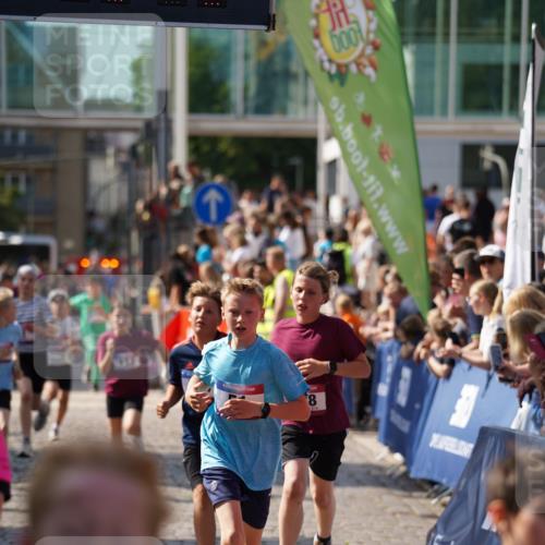 13.06.2025 - Holstenköstenlauf Felixshl http://msf.ph/oto/7927133 13.06.2025 16:51:45 Laufen 27, 51, 128, 137, 146, 406, 541, 544, 807, 812, 1028, 1166, 1167, 1824, 1860 meine-sportfotos.de