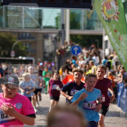 13.06.2025 - Holstenköstenlauf Felixshl http://msf.ph/oto/7927135 13.06.2025 16:51:45 Laufen 27, 51, 128, 137, 146, 406, 541, 544, 807, 812, 1028, 1166, 1167, 1824, 1860 meine-sportfotos.de
