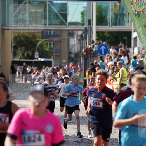 13.06.2025 - Holstenköstenlauf Felixshl http://msf.ph/oto/7927136 13.06.2025 16:51:46 Laufen 27, 51, 128, 137, 146, 406, 541, 544, 807, 812, 1028, 1166, 1167, 1371, 1824, 1860 meine-sportfotos.de
