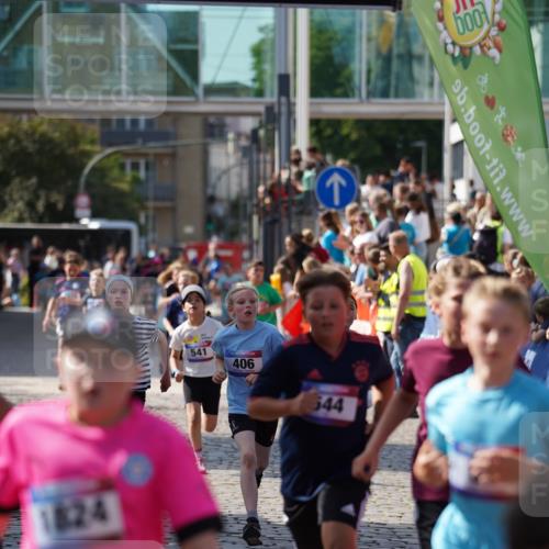 13.06.2025 - Holstenköstenlauf Felixshl http://msf.ph/oto/7927138 13.06.2025 16:51:46 Laufen 27, 51, 128, 137, 146, 406, 541, 544, 807, 812, 1028, 1166, 1167, 1371, 1824, 1860 meine-sportfotos.de