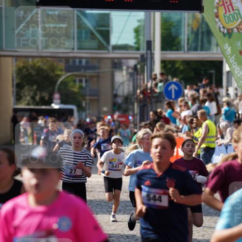 13.06.2025 - Holstenköstenlauf Felixshl http://msf.ph/oto/7927140 13.06.2025 16:51:47 Laufen 27, 51, 128, 137, 146, 406, 541, 544, 807, 812, 1028, 1164, 1166, 1167, 1371, 1860 meine-sportfotos.de