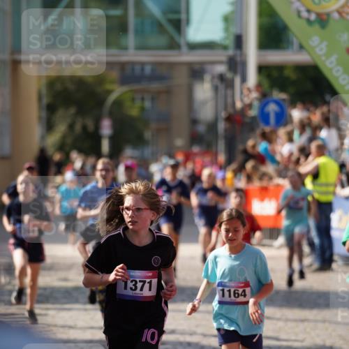 13.06.2025 - Holstenköstenlauf Felixshl http://msf.ph/oto/7927146 13.06.2025 16:51:54 Laufen 41, 48, 93, 146, 399, 541, 802, 807, 815, 1028, 1032, 1034, 1113, 1164, 1260, 1366, 1371, 1935 meine-sportfotos.de