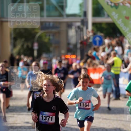 13.06.2025 - Holstenköstenlauf Felixshl http://msf.ph/oto/7927147 13.06.2025 16:51:54 Laufen 41, 48, 93, 146, 399, 541, 802, 807, 815, 1028, 1032, 1034, 1113, 1164, 1260, 1366, 1371, 1935 meine-sportfotos.de