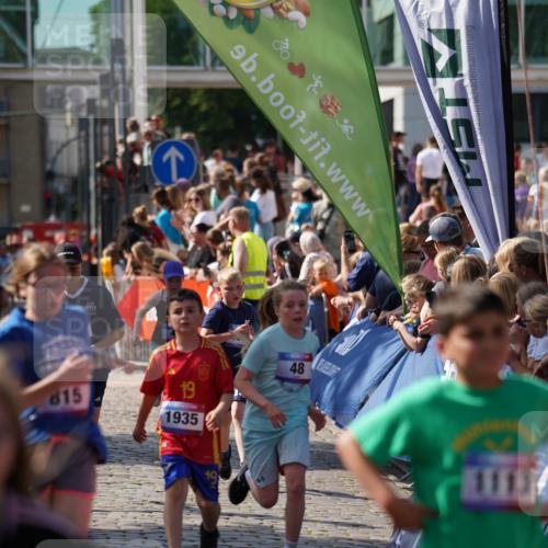 13.06.2025 - Holstenköstenlauf Felixshl http://msf.ph/oto/7927151 13.06.2025 16:51:57 Laufen 41, 48, 93, 399, 537, 802, 815, 1032, 1034, 1113, 1164, 1260, 1366, 1371, 1935 meine-sportfotos.de