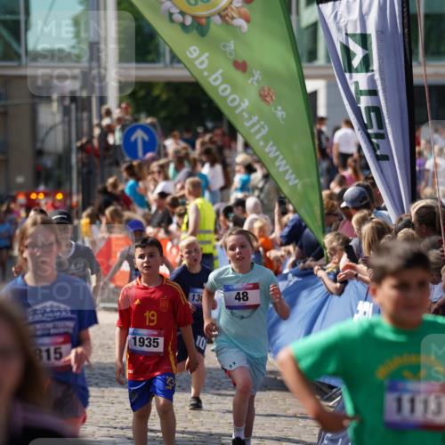 13.06.2025 - Holstenköstenlauf Felixshl http://msf.ph/oto/7927152 13.06.2025 16:51:57 Laufen 41, 48, 93, 399, 537, 802, 815, 1032, 1034, 1113, 1164, 1260, 1366, 1371, 1935 meine-sportfotos.de