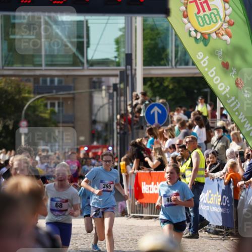 13.06.2025 - Holstenköstenlauf Felixshl http://msf.ph/oto/7927180 13.06.2025 16:52:10 Laufen 68, 395, 397, 400, 405, 798, 814, 1040, 1109, 1111, 1883 meine-sportfotos.de