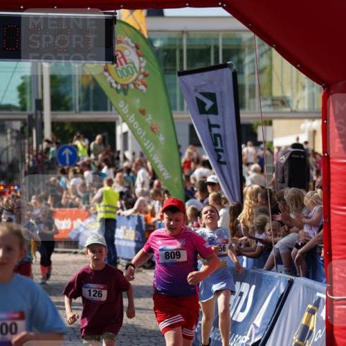 13.06.2025 - Holstenköstenlauf Felixshl http://msf.ph/oto/7927195 13.06.2025 16:52:20 Laufen 126, 255, 256, 262, 266, 400, 540, 549, 660, 809, 817, 927, 930, 936, 1250, 1266 meine-sportfotos.de