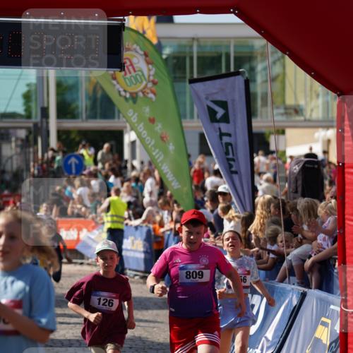 13.06.2025 - Holstenköstenlauf Felixshl http://msf.ph/oto/7927196 13.06.2025 16:52:20 Laufen 126, 255, 256, 262, 266, 400, 540, 549, 660, 809, 817, 927, 930, 936, 1250, 1266 meine-sportfotos.de