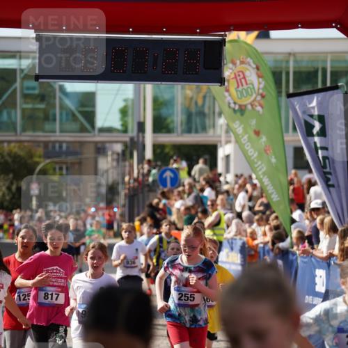 13.06.2025 - Holstenköstenlauf Felixshl http://msf.ph/oto/7927200 13.06.2025 16:52:23 Laufen 126, 255, 256, 262, 266, 394, 412, 540, 549, 660, 809, 817, 927, 930, 936, 1250, 1266 meine-sportfotos.de