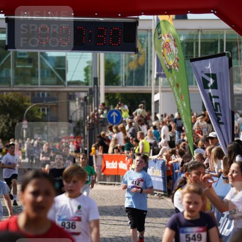 13.06.2025 - Holstenköstenlauf Felixshl http://msf.ph/oto/7927218 13.06.2025 16:52:29 Laufen 262, 266, 394, 412, 549, 555, 936, 938, 1108, 1263, 1266 meine-sportfotos.de