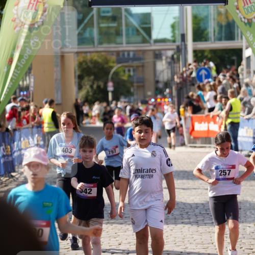 13.06.2025 - Holstenköstenlauf Felixshl http://msf.ph/oto/7927261 13.06.2025 16:52:46 Laufen 257, 403, 542, 797, 800, 803, 816, 1253 meine-sportfotos.de