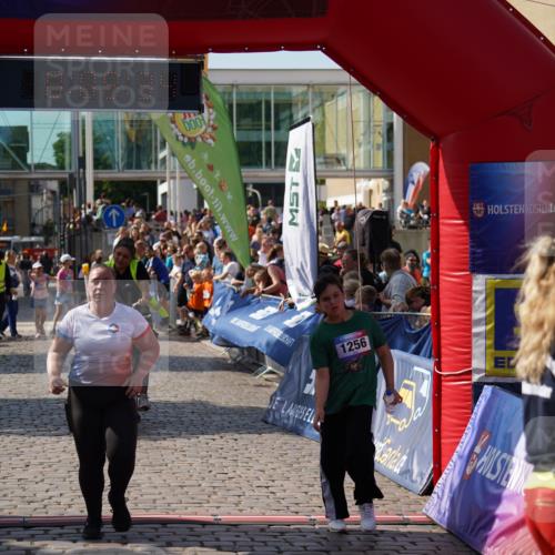 13.06.2025 - Holstenköstenlauf Felixshl http://msf.ph/oto/7927469 13.06.2025 16:54:34 Laufen 1255, 1256 meine-sportfotos.de