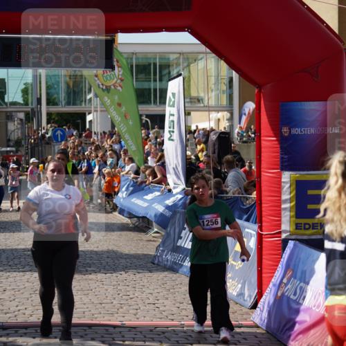 13.06.2025 - Holstenköstenlauf Felixshl http://msf.ph/oto/7927470 13.06.2025 16:54:34 Laufen 1255, 1256 meine-sportfotos.de