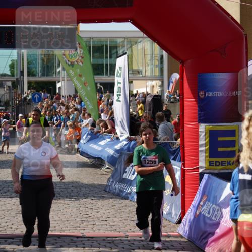 13.06.2025 - Holstenköstenlauf Felixshl http://msf.ph/oto/7927471 13.06.2025 16:54:34 Laufen 1255, 1256 meine-sportfotos.de