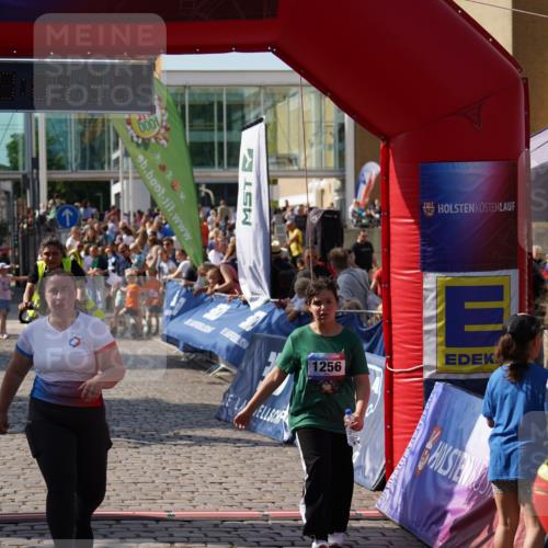 13.06.2025 - Holstenköstenlauf Felixshl http://msf.ph/oto/7927473 13.06.2025 16:54:34 Laufen 1255, 1256 meine-sportfotos.de