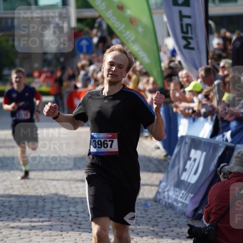 13.06.2025 - Holstenköstenlauf Felixshl http://msf.ph/oto/7927697 13.06.2025 17:48:03 Laufen 2176, 3967 meine-sportfotos.de