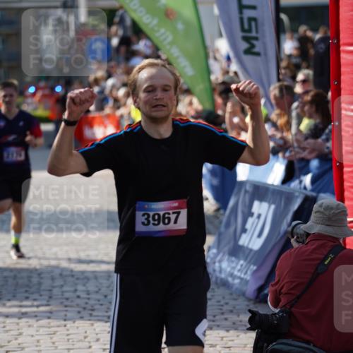 13.06.2025 - Holstenköstenlauf Felixshl http://msf.ph/oto/7927699 13.06.2025 17:48:03 Laufen 2176, 3967 meine-sportfotos.de