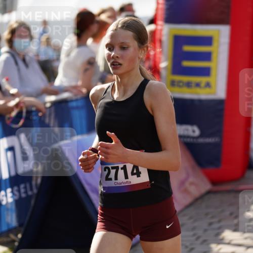 13.06.2025 - Holstenköstenlauf Felixshl http://msf.ph/oto/7928125 13.06.2025 17:53:27 Laufen 2596, 2597, 2714 meine-sportfotos.de