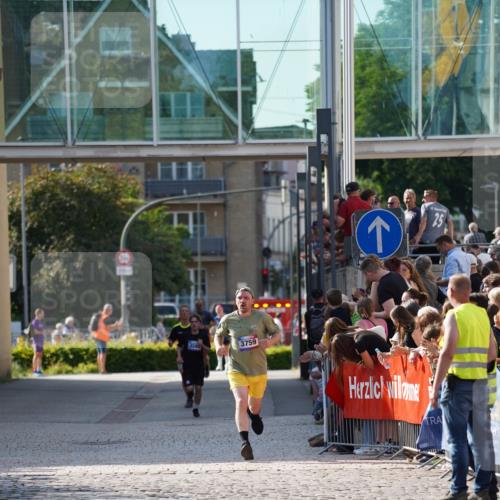 13.06.2025 - Holstenköstenlauf Felixshl http://msf.ph/oto/7928129 13.06.2025 17:53:29 Laufen 2596, 2597, 2714, 3759 meine-sportfotos.de