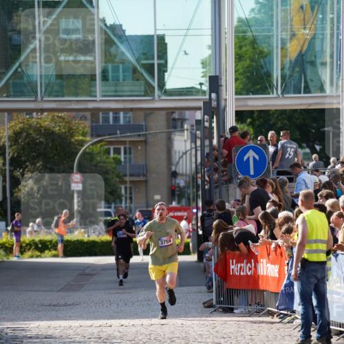 13.06.2025 - Holstenköstenlauf Felixshl http://msf.ph/oto/7928130 13.06.2025 17:53:30 Laufen 2597, 2714, 3759 meine-sportfotos.de